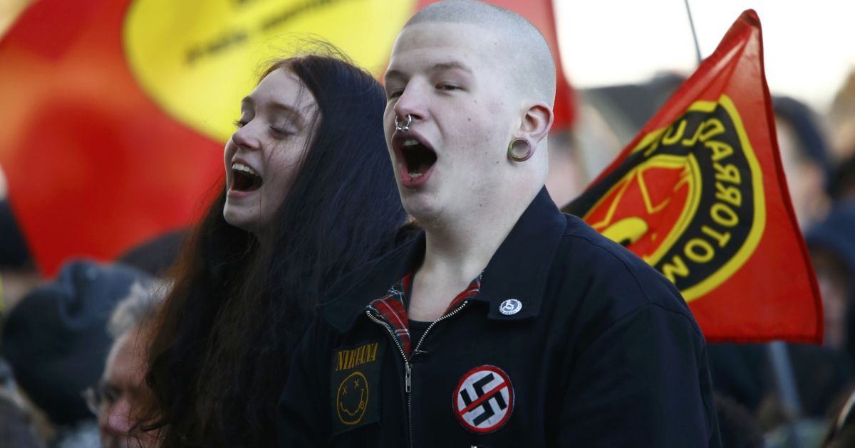 В Кельне сошлись противники и сторонники мигрантов / © Reuters