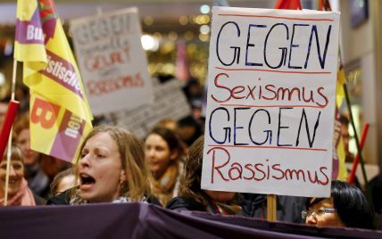 Хвиля насильства новорічної ночі: країни Європи одна за одною визнають напади на жінок