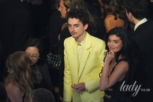 Тимоти Шаламе и Кайли Дженнер на премии «Оскар-2025» / © Associated Press