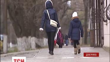 В Мариуполе на ремне от школьной формы повесилась 12-летняя девочка