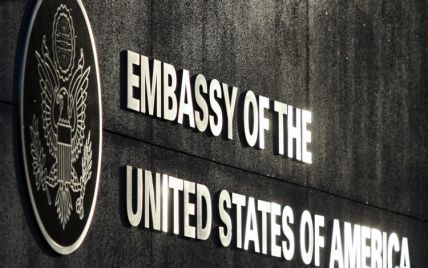 CNN сообщило, что большинство дипломатов США все же остались в Украине: на Банковой отреагировали