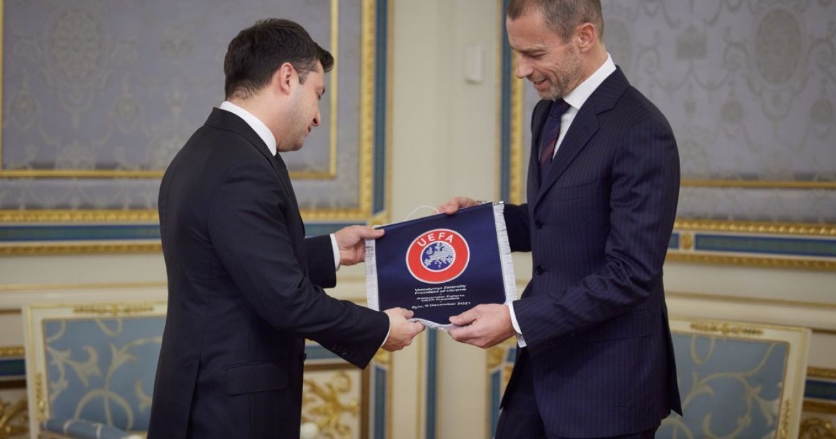 Зеленский попросил главу УЕФА помочь в освобождении пленных украинских спортсменов