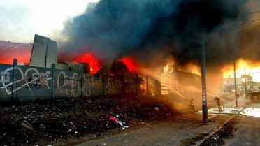 пожежа на Петрівці в Києві_3 / © Павел Скала / Facebook