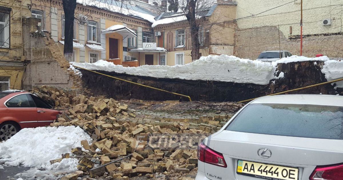 Київ обвалилася стіна_3 / © Еспресо.TV