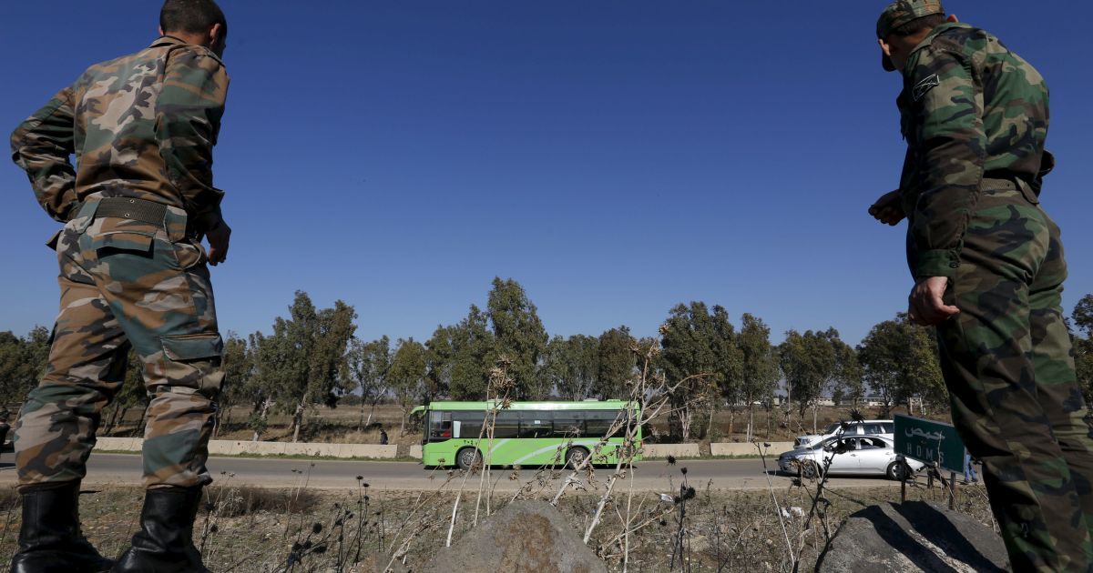 Иллюстрация. Военные подорвались на бомбе.