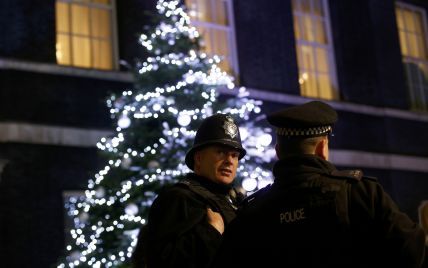 Клоун-спекулянт и холодный кебаб. Лондонская полиция рассказала о самых странных обращениях года