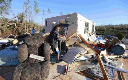 Кількість жертв торнадо у США зросла до 42