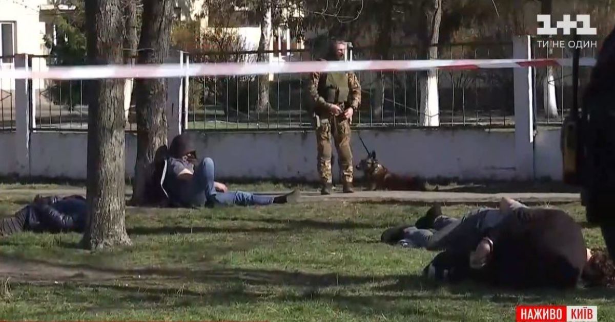 В Киеве с погоней и стрельбой задержали банду злоумышленников