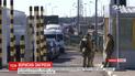 На українському-польському кордоні більше немає черг, але українці і далі прибувають до пропусків
