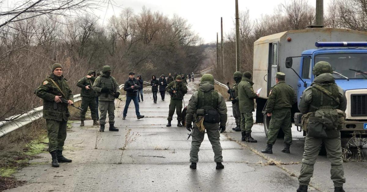 Бойовики ОРЛО передали Україні засуджених, які прагнули відбувати покарання на українській території