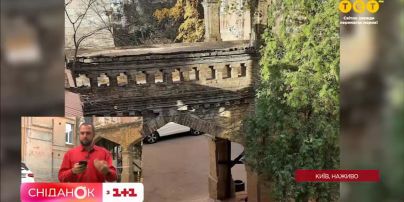 Розбирають історічну пам’ятку - що буде з містком будинку Лапінського