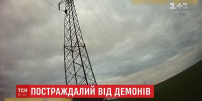 Після п'янкого святкування Геловіну чоловік намагався втекти від демонів на опору ЛЕП