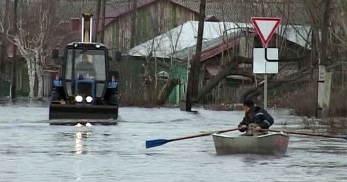 Паводок у Карагандинській області змусив залишити свої будинки більше 4 тисяч людей. / © tengrinews.kz