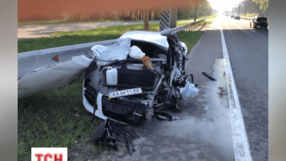 Возле аэропорта Борисполь девушка на Audi влетела в автомобиль дорожной службы