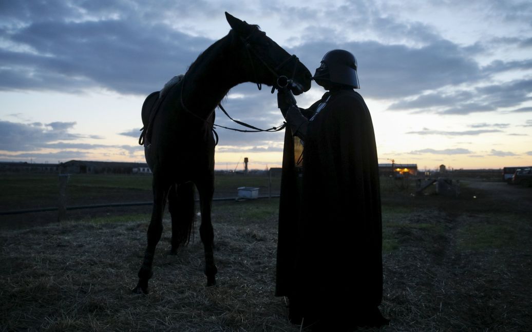 Reuters показал один день из жизни одесского Дарта Вейдера / © Reuters