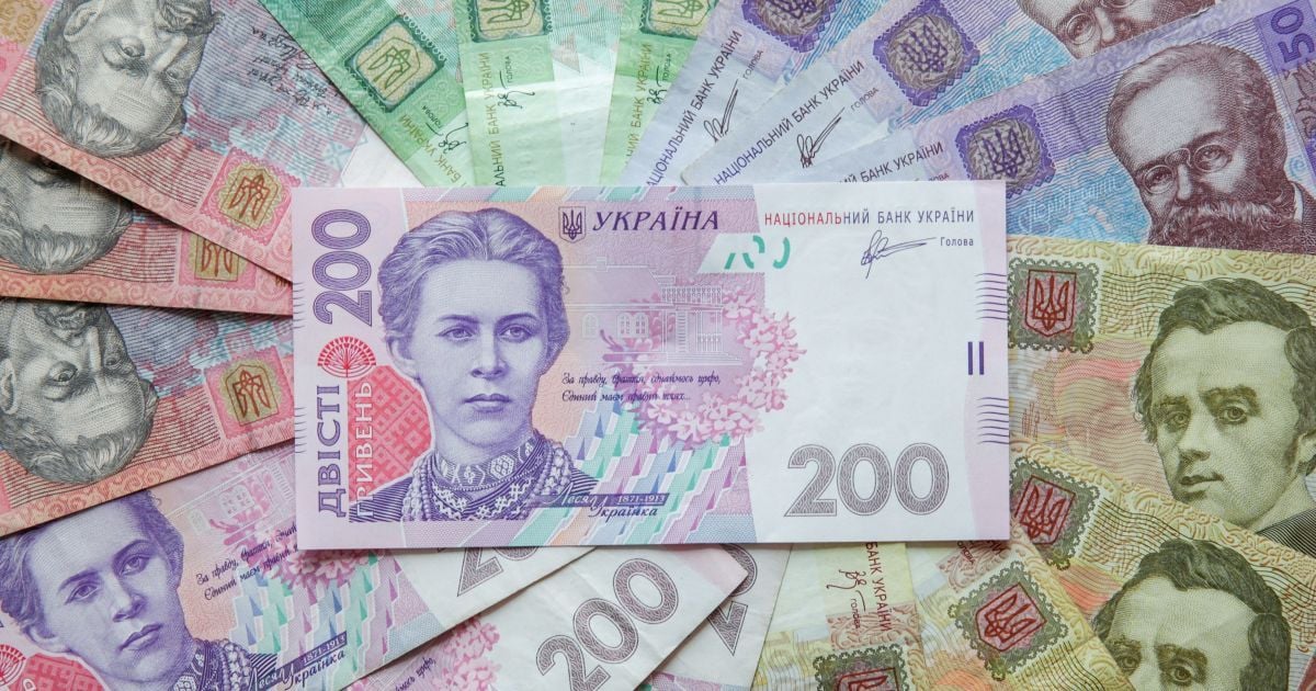 Незаконные дополнительные выплаты иногда достигали 500% личного оклада