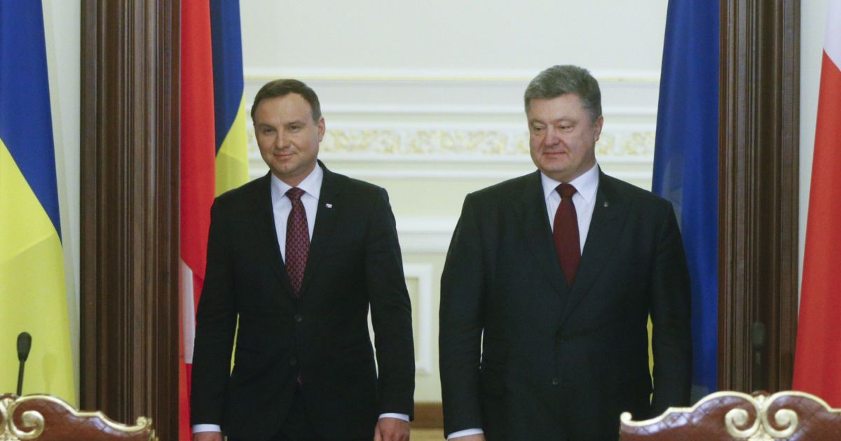 Порошенко і Дуда скоординували дії перед самітом НАТО і домовилися про зустріч