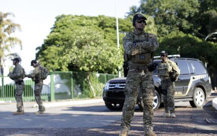 В бразильском городе преступники захватили 30 заложников в магазине