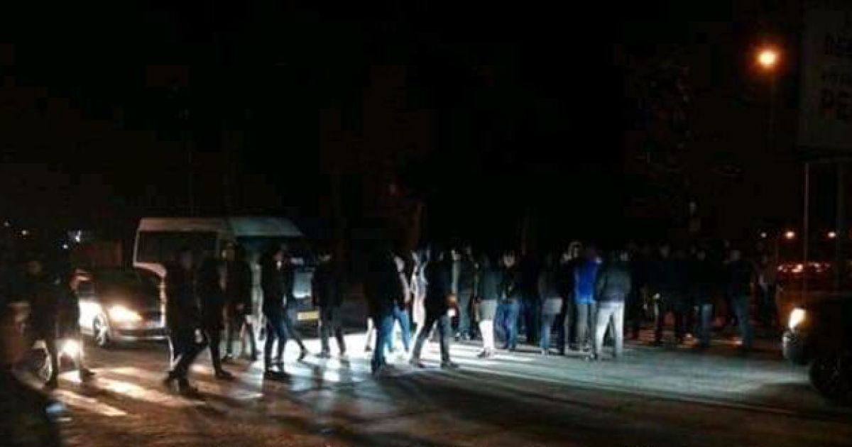 В пригороде Киева авто сбило уже шестого человека за полгода. Возмущенные люди перекрыли дорогу