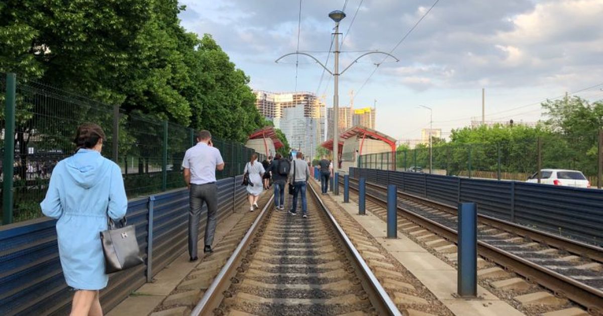 Трамвай зійшов з рейок_3 / © Hromadske.ua