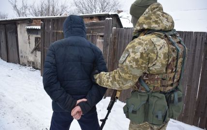 На Донбассе задержали боевика, который фотографировался возле самолета МН17 и продавал обломки россиянам