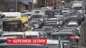 Передсвяткові затори скували дороги Києва