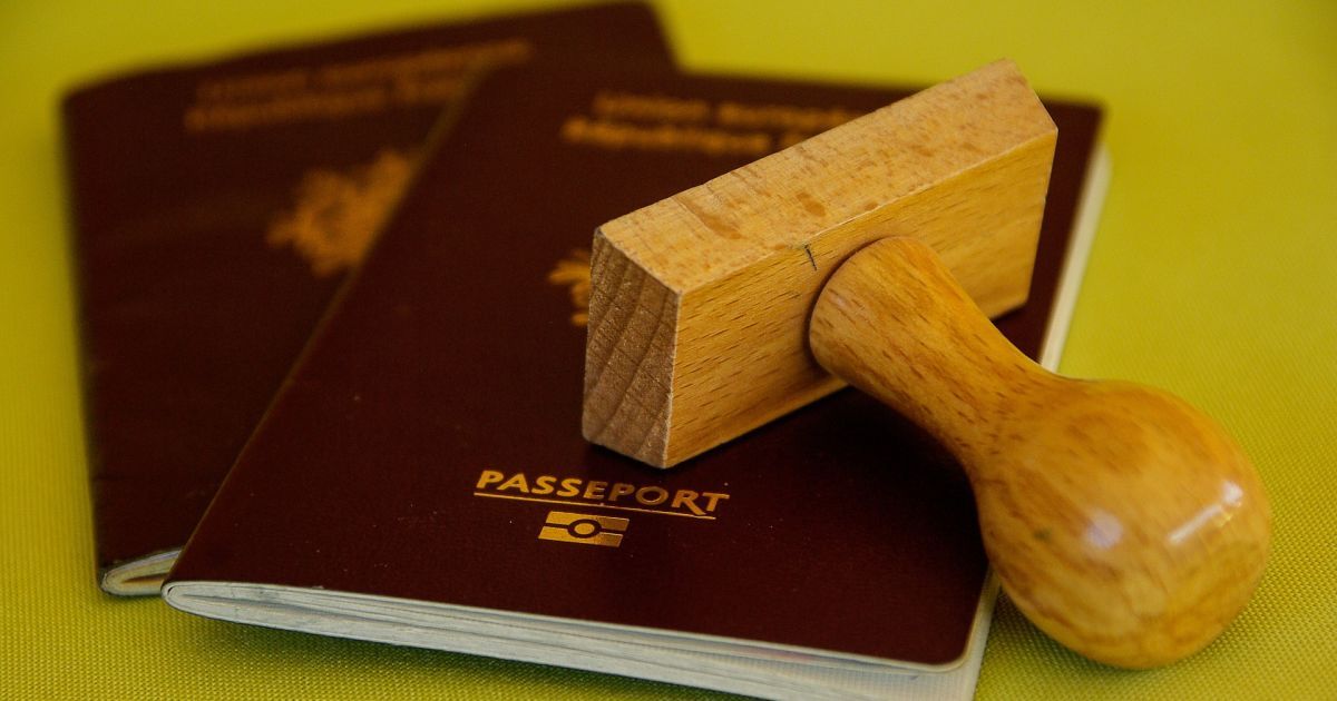 "Миротворец" включил в перечень чиновников с венгерскими паспортами еще почти две сотни человек
