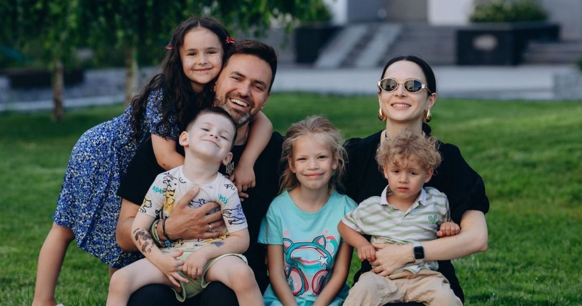 Тімур та Інна Мірошниченки з дітьми