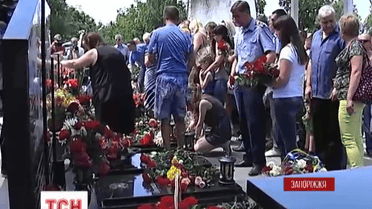 Мемориал экипажа самолета ИЛ-76 установили на Мелитопольском кладбище