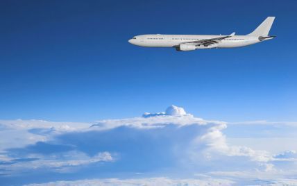 В США пилота напугало странное "НЛО" возле самолета