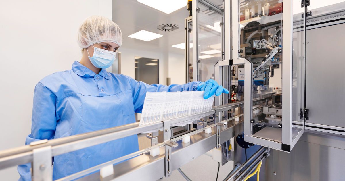 Український виробник ліків завершив будівництво і запустив нову виробничу дільницю, попри війну