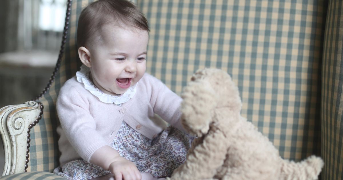 Принцесса Шарлотта - четвертая в очереди на британский престол.