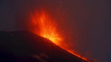 Извержение произошло 7 декабря / © Reuters