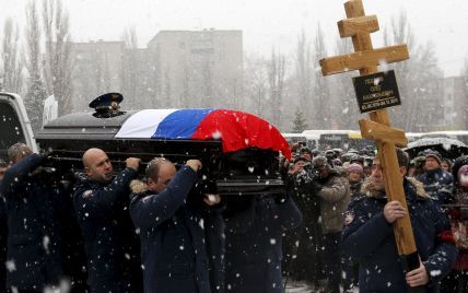 В РФ под покровом ночи вывезли останки российских солдат - разведка