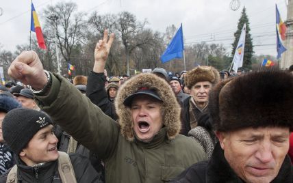 У Молдові невдоволені активісти заблокували парламент. Текстова трансляція