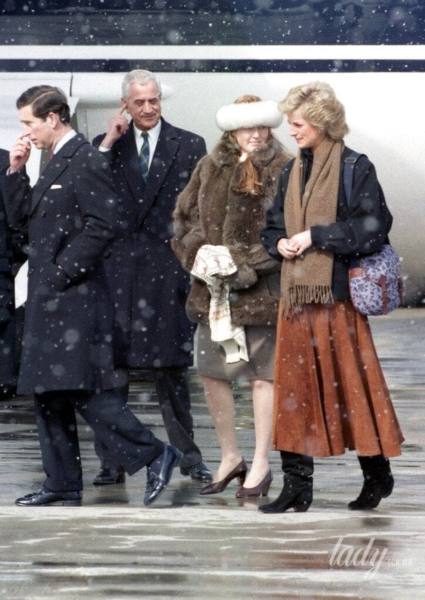 Принц Чарльз, Сара Фергюсон, герцогиня Йоркська, та принцеса Діана, принцеса Уельська