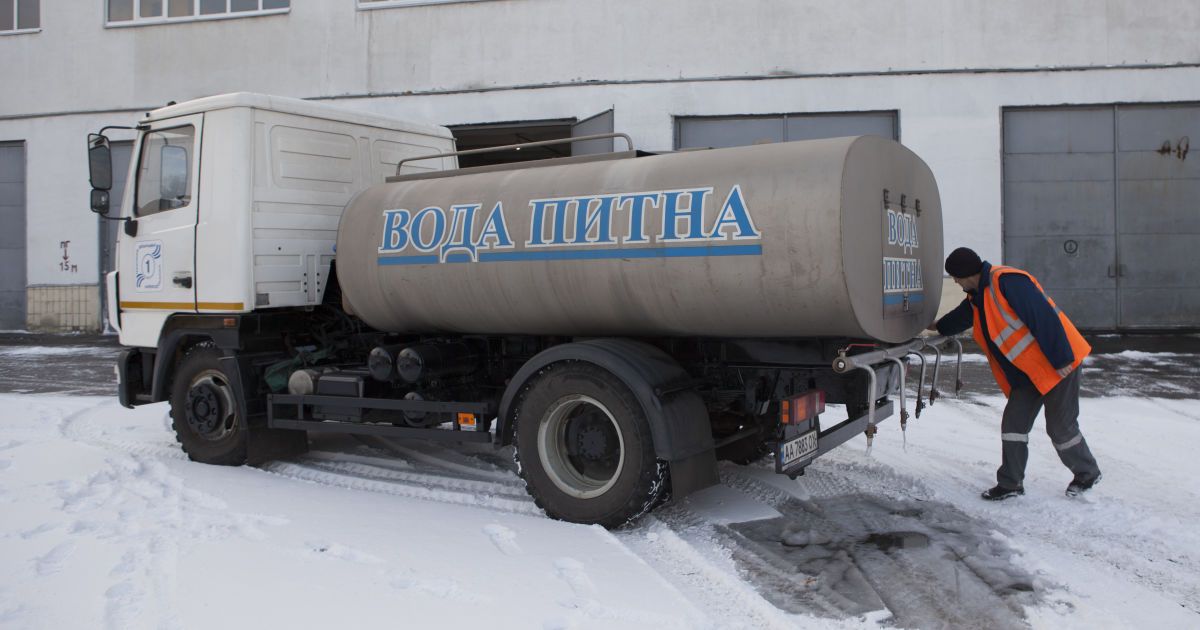 В Киеве на Крещение будут развозить освященную воду в цистернах: адреса