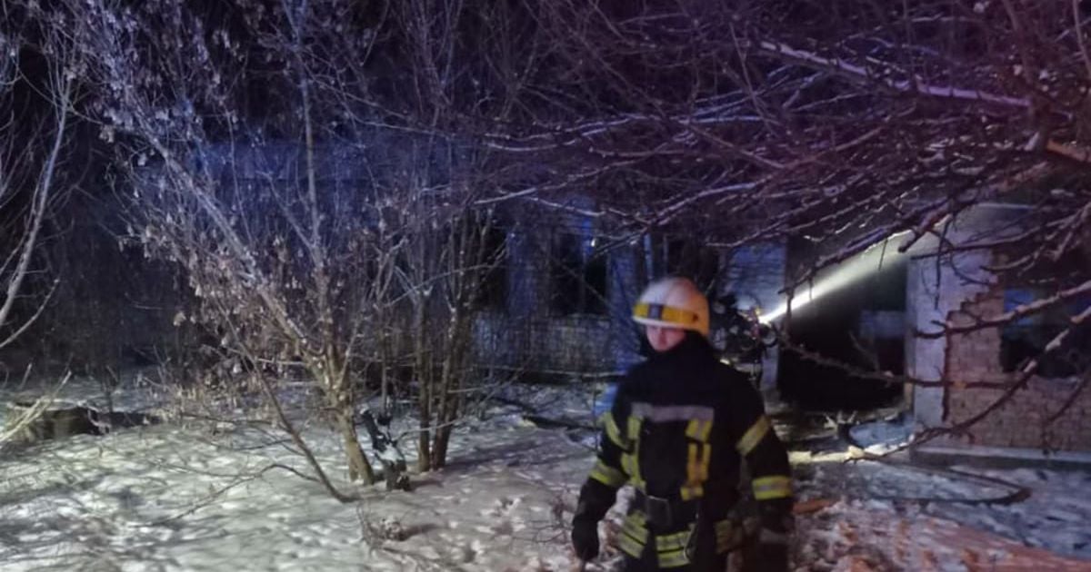 Ночной пожар в Днепре: в заброшенном здании погибли три человека