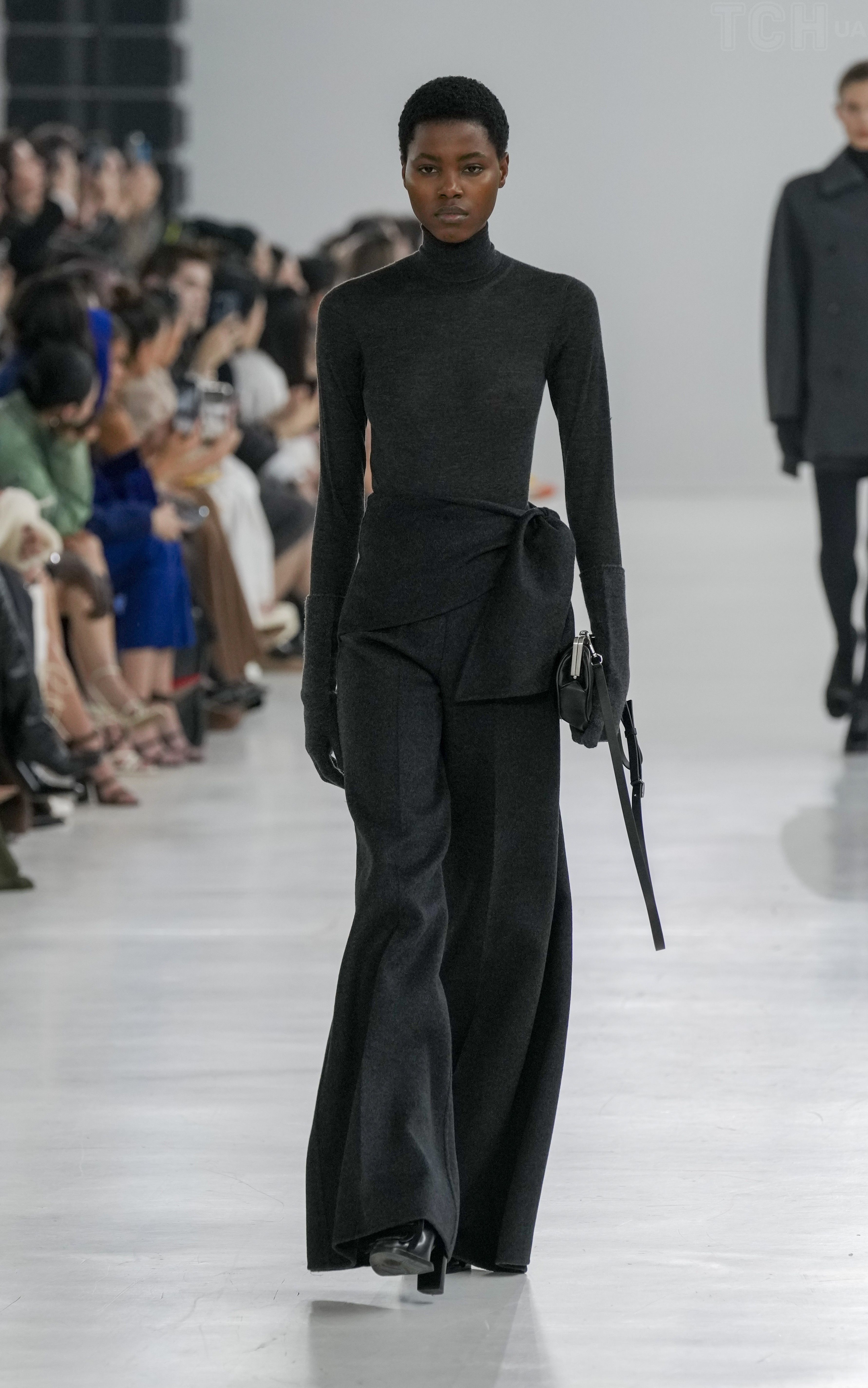 Бренд Max Mara презентовали коллекцию осень-зима 2024-2025 - фото