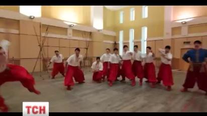 Ансамбль танца имени Вирского для Евро-2016 поставили футбольную версию своего танца "Запорожцы"