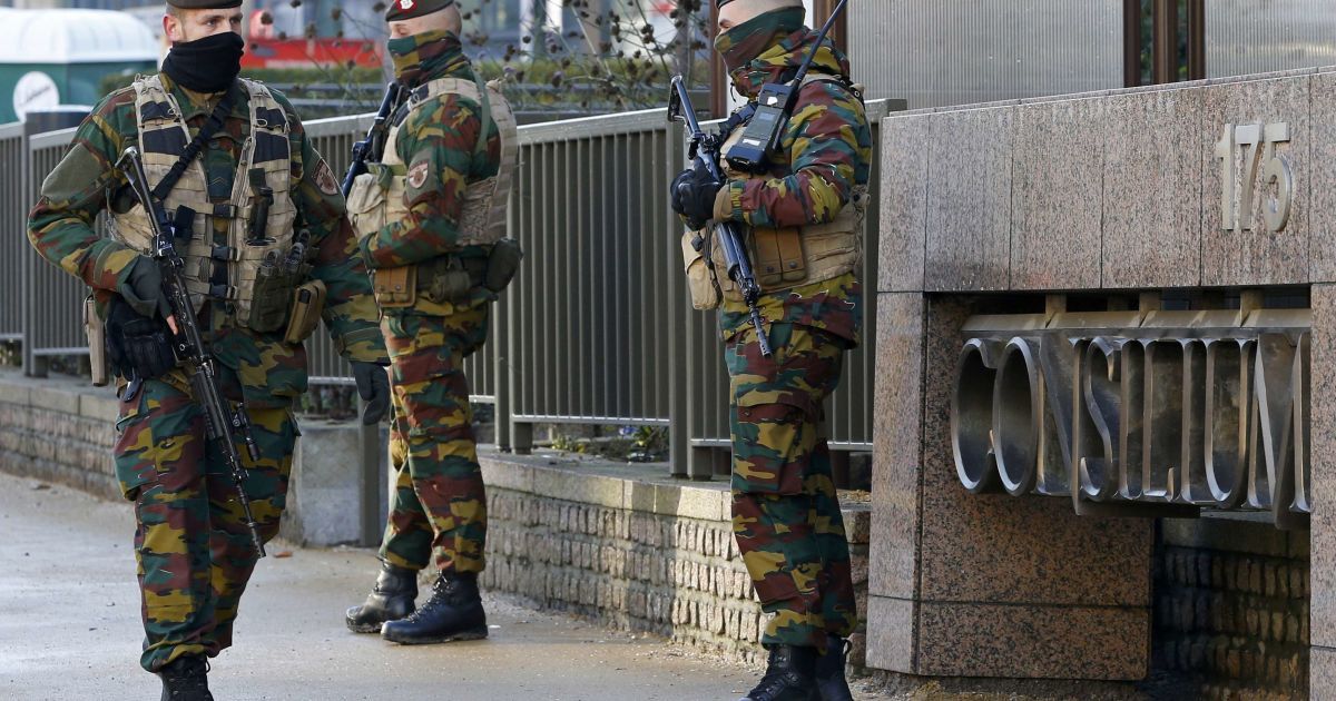 Бельгийским полицейским расширили полномочия