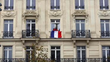 По всьому Парижу майорять прапори Франції. / © Reuters