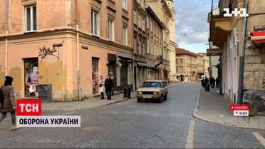 Львівська область приймає сотні біженців - на стадіоні "Львів-арена" центр координації