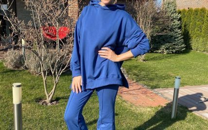 У синьому костюмі і дзеркальних окулярах: Катя Осадча провела вихідні на свіжому повітрі