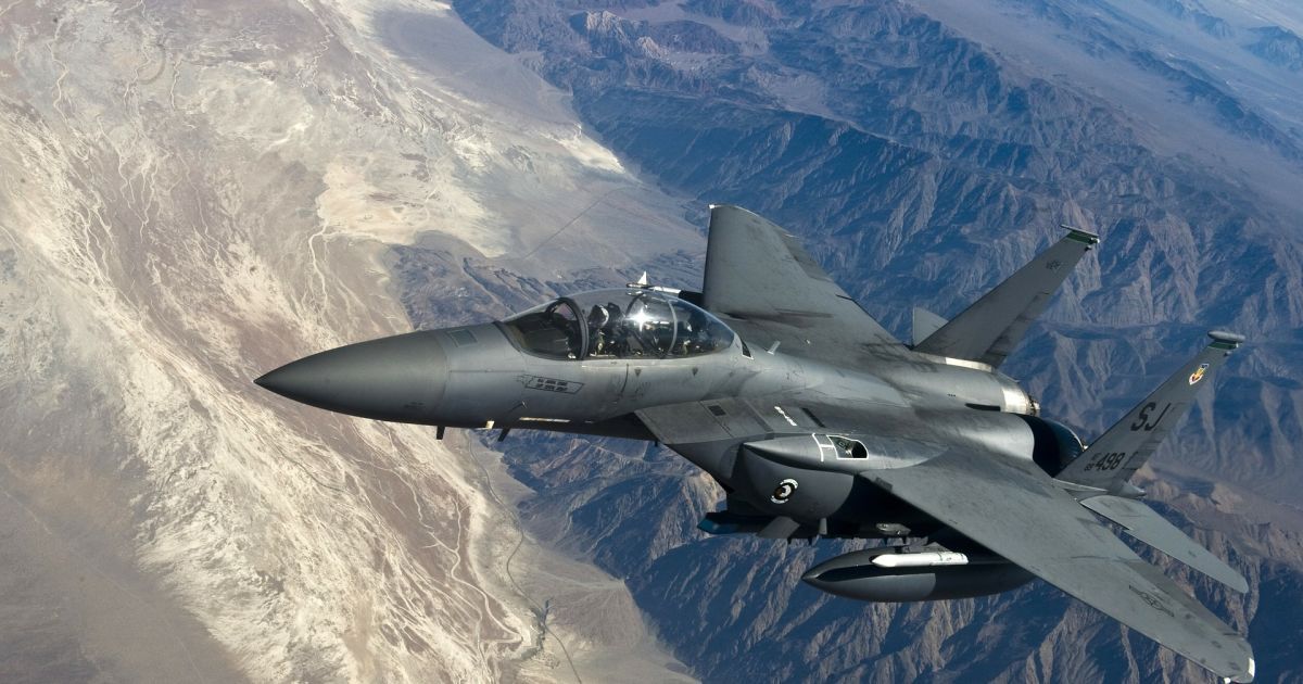 В Великобритании пилоты F-15 в были ослеплены лазером