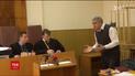 Скандальний суддя порізав собі руку ручкою, дізнавшись про цілодобовий домашній арешт
