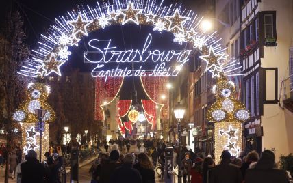 Елки, глинтвейн, пряники, жареные каштаны и сувениры: в Европе начинается рождественский сезон