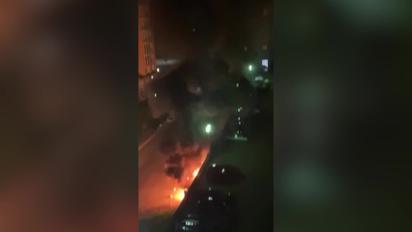 Виглядало, як "приліт": у Києві вночі невідомі підпалили сміттєві баки