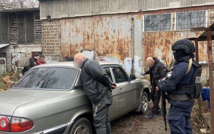 Втянул в долговую яму и сделал рабом: в Киевской области мужчина незаконно удерживал работника