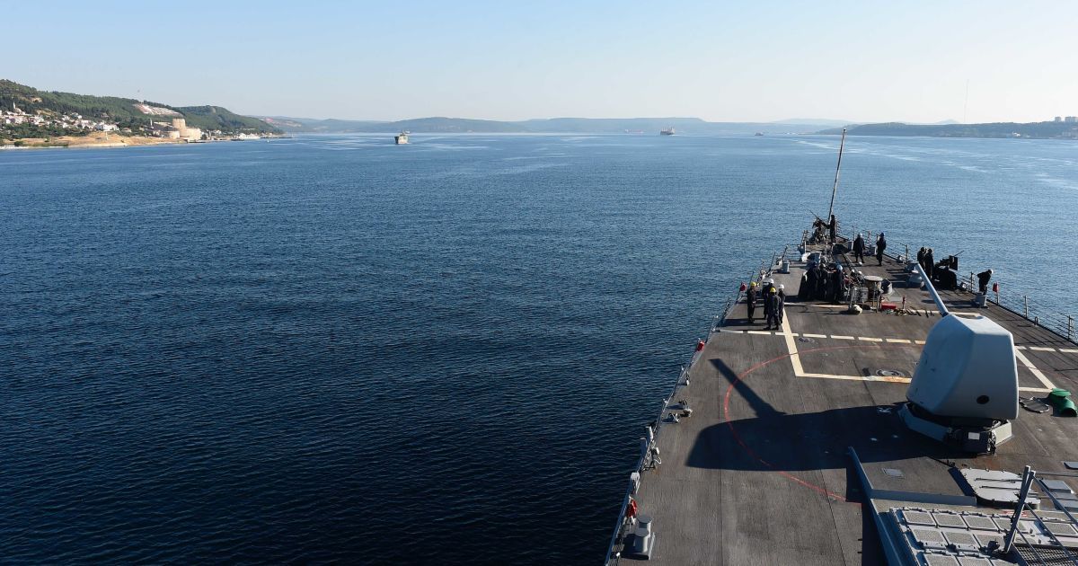 Втретє за тиждень біля берегів Ємену обстріляли есмінець США